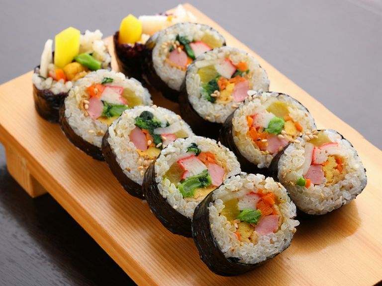 野菜たっぷり!韓国屋台の定番メニュー『キンパ』