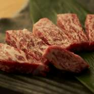 席のみのご予約の方は料理の提供にお時間を頂いております。
退店時間のご希望がある場合は備考欄にご記入の上、コースでのご予約をお願い致します。

お席の指定はご希望通りにできない場合がございます。

※変更、キャンセルは2日前までにお願いします。
※当日のキャンセルは予約コース料金の100％、アラカルトの方は5000円／名のキャンセル料を頂いておりますのでご了承ください。
※当日のご予約はお電話にてご確認下さい。