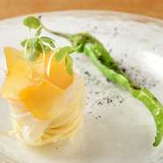 “リアルな旬”と巡り合う、月替わりのコース