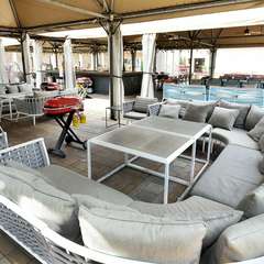 ソファでゆったりとガールズトーク