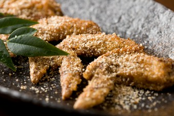 金沢で有名な大野醤油と手羽先のコラボで誕生した一品『金澤手羽先（3本）』