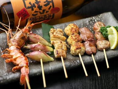 備長炭でふっくら焼き上げた、バラエティ豊かなネタが魅力の『串焼き』