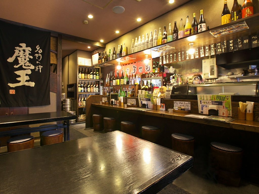 全国各地のさまざまな銘柄の焼酎をセレクト