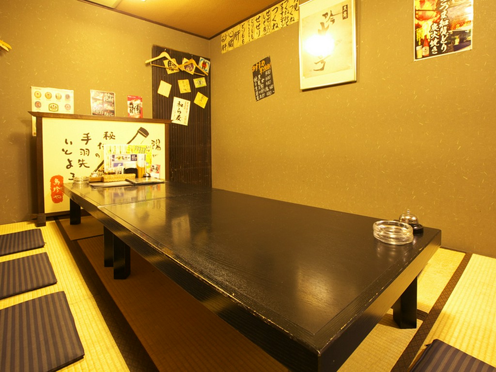 6～30名で利用ができる、座敷席の個室を完備