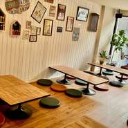 保育士が手掛ける店内構成、おむつ交換台やバンボなど様々な年齢に対応できる設備あり。