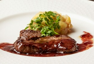 地元長﨑産和牛のフィレ肉