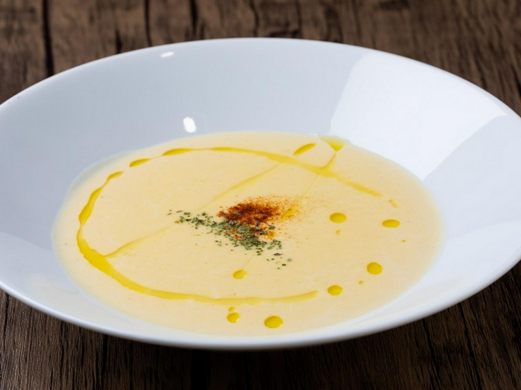 「ホッ」とさせてくれる濃厚な味わい『安納芋のポタージュ』