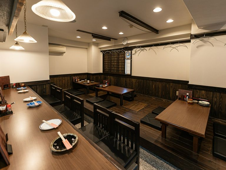 木と白壁が落ち着いた雰囲気を醸し出しています