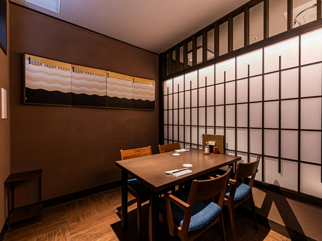 プライベートな集まりのための個室や半個室を用意