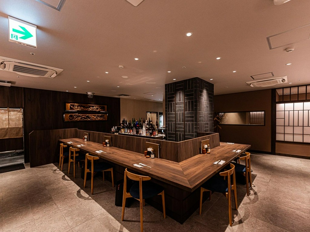 お一人様でも少人数でも気軽に利用できるカウンター席