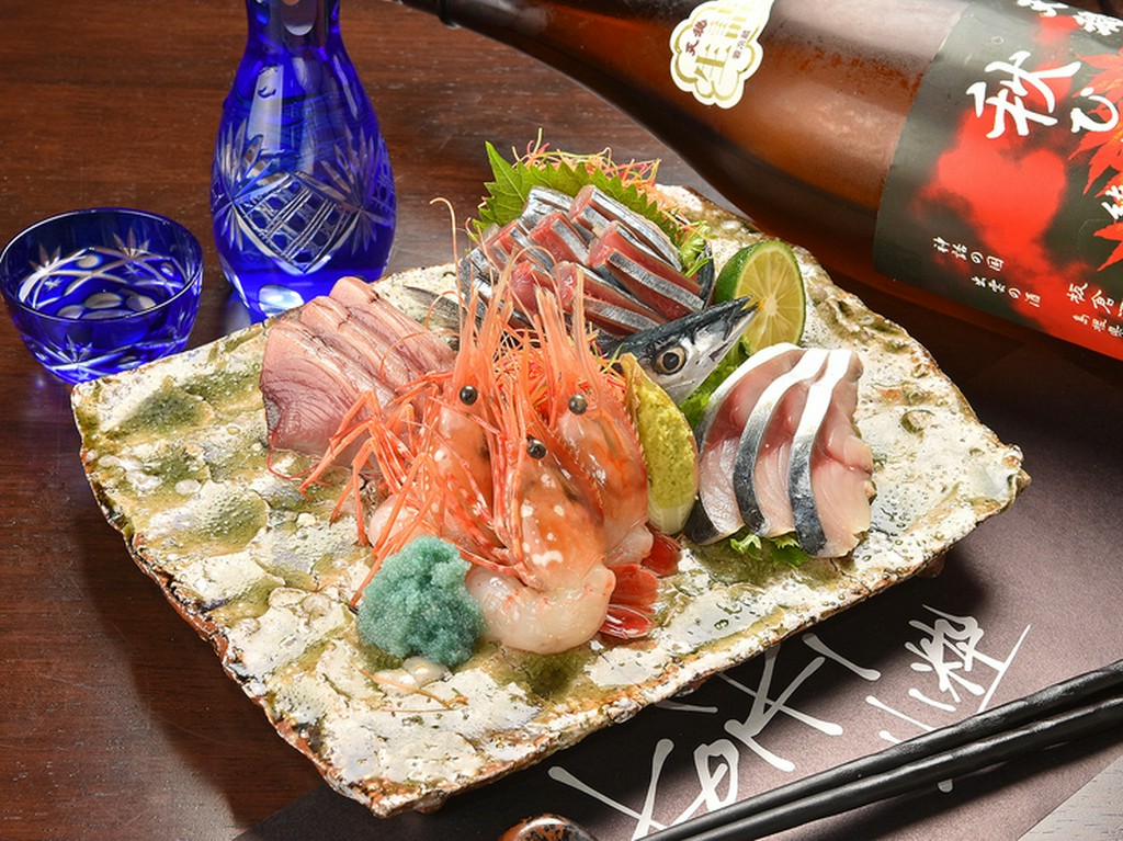 四季折々の旨みを逃さず仕入れた、選りすぐりの鮮魚に舌鼓『秋のお造り盛り合わせ』