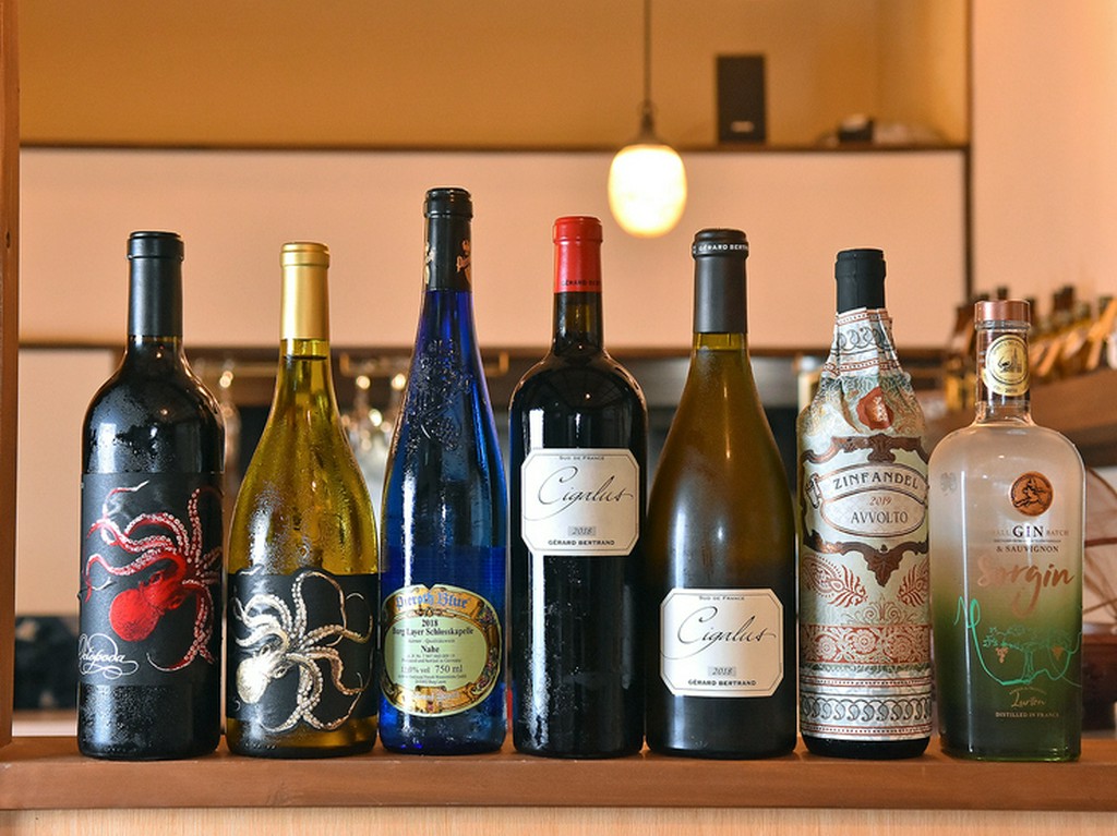 アイデア光る料理を引き立てる、種類豊富なお酒