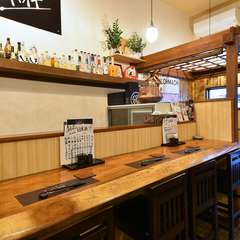 思い思いのひとときを過ごせる、カウンター席