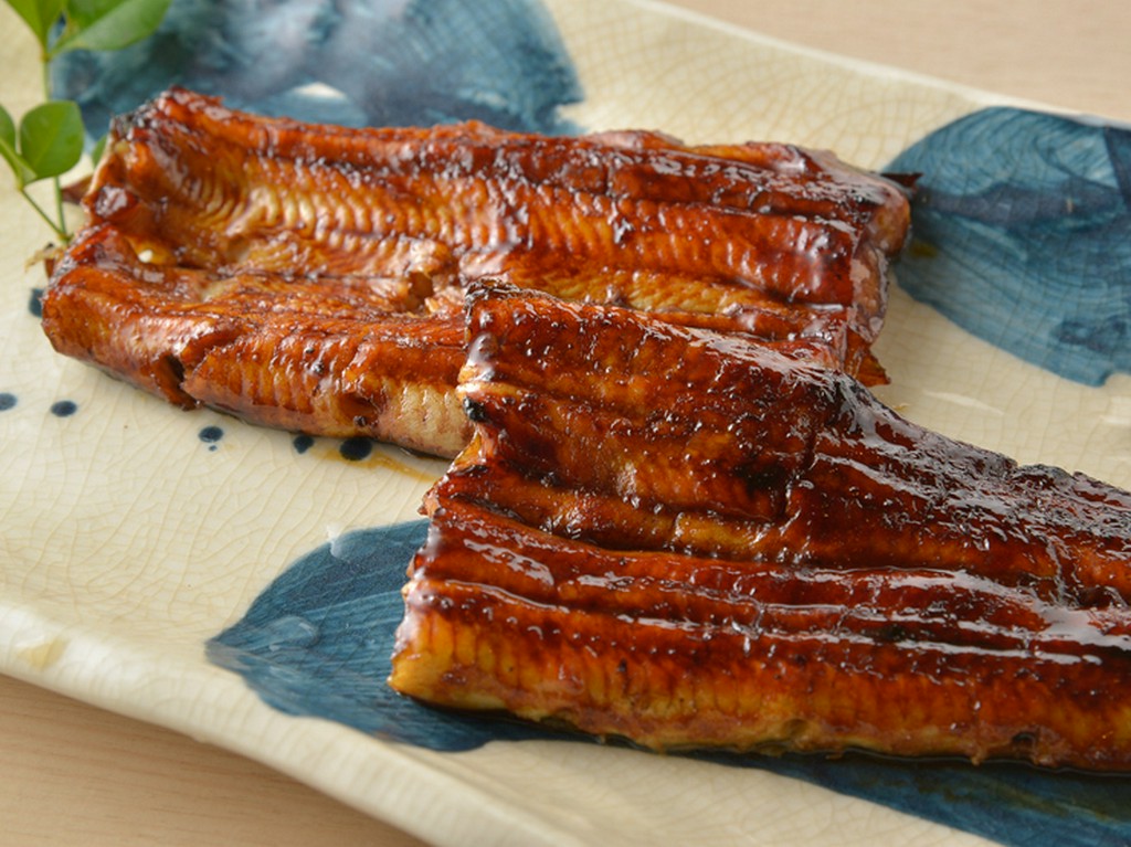 香ばしい香りが食をそそる。お酒と合わせていただきたい『鰻蒲焼』