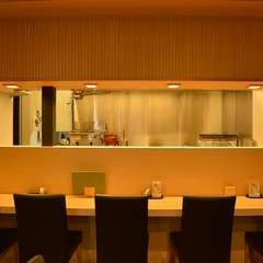 キッチンから響く音、ただよう香りを楽しむのも一興