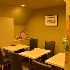 ドレスコードもなく、肩肘はらずに気軽に訪れられる