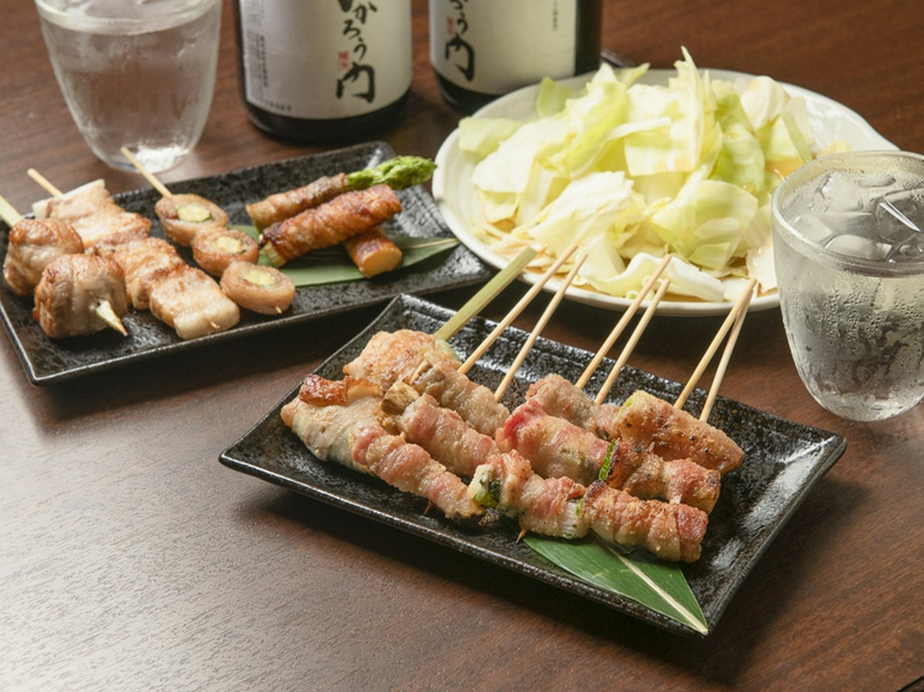 豚バラと野菜やチーズの組み合わせを楽しむ『野菜巻き串』