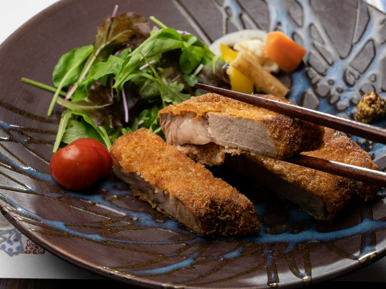 オープン以来人気の高い、お店の名物料理『ふくかつ』