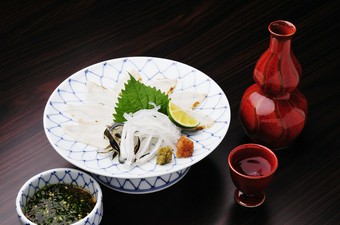 10月～3月限定。寒い季節のお楽しみ『トラフグたたき』