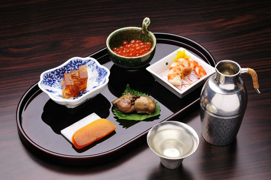 八寸と錫徳利・ぐいのみ