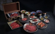 当店一番人気！贅沢な肉寿司、希少な花咲タン塩等、将泰庵の魅力を詰め込んだイチオシの焼肉コースです。