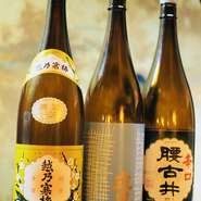 時間たっぷりとお楽しみ頂ける飲み放題。
プラス880円で越乃寒梅・立山・腰古井の鮮度保管の良い日本酒も飲み放題にして頂けます。
生ビール
ハイボール
芋・麦・蕎麦焼酎
各種サワー
梅酒・カシス　他