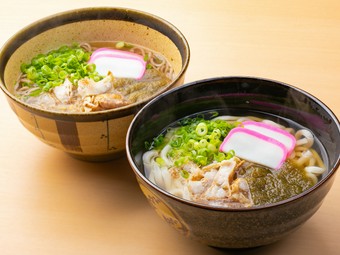 岩国でいただく、大阪のソウルフード『カスうどん』