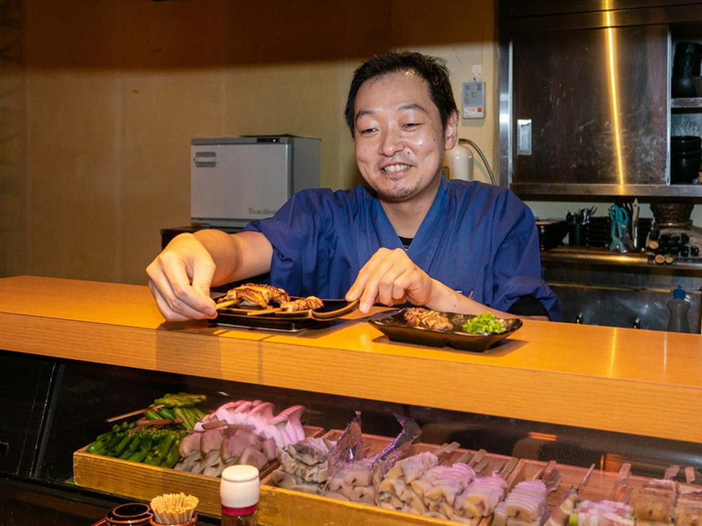 いつも笑顔で穏やかな下谷氏。細かな気配りでもてなしてくれる