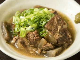 リピート率ナンバーワン！『豚軟骨のすじ煮込み』