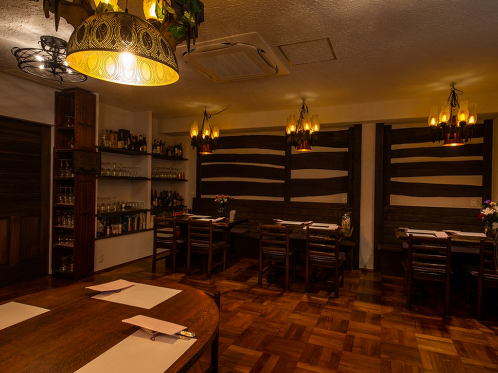 ゆったりと食事とワインを楽しんでほしい