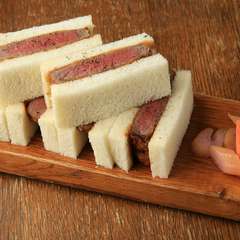 旨みと甘みたっぷりで柔らかいカツに感動。要予約の人気メニュー『和牛シャトーブリアンのカツサンド』