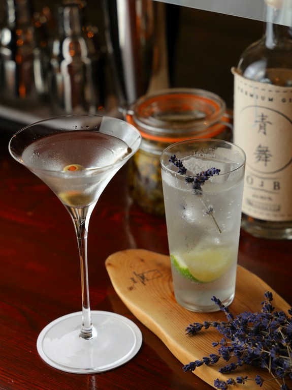 オーガニックのフレッシュなハーブの香りを、お酒と一緒に楽しめる『季節のフレッシュハーブのカクテル』