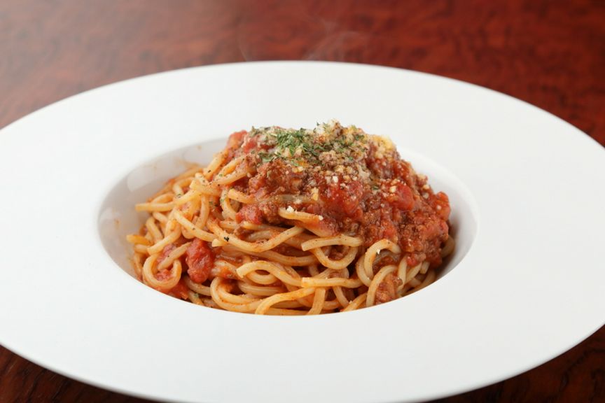 牛100％の贅沢なコク深さを堪能できる『本日のパスタ〜ボロネーゼ』