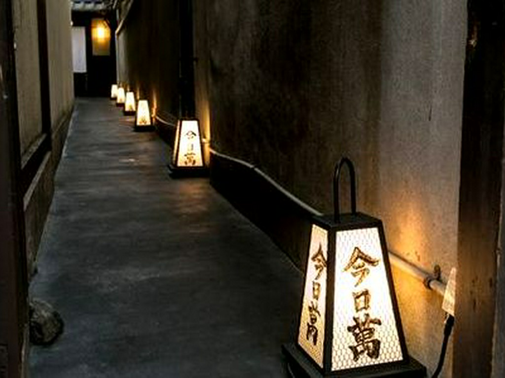 お客様に安全にお食事を楽しんでいただくために。