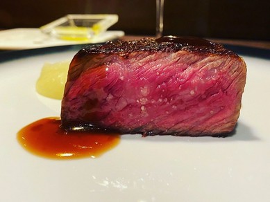 上質な牛肉の旨みを存分に『コース　メイン肉料理』