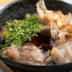 滑らかさの中に、さまざまな食感の違いを楽しめる『れんこんの変わりお好み焼き』