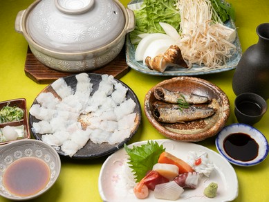 季節ごとに旬の鍋料理を味わえる