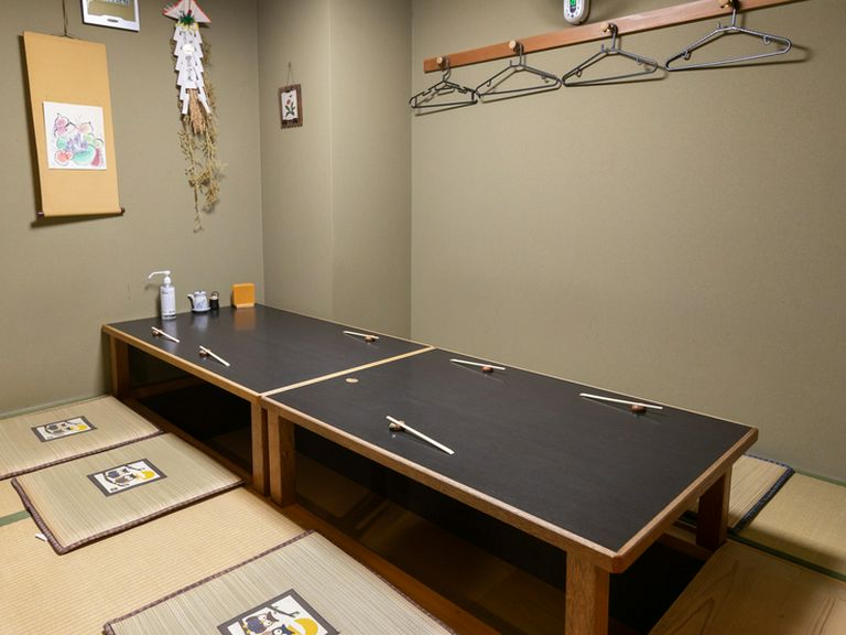 7〜8名で使える掘りごたつの個室も完備