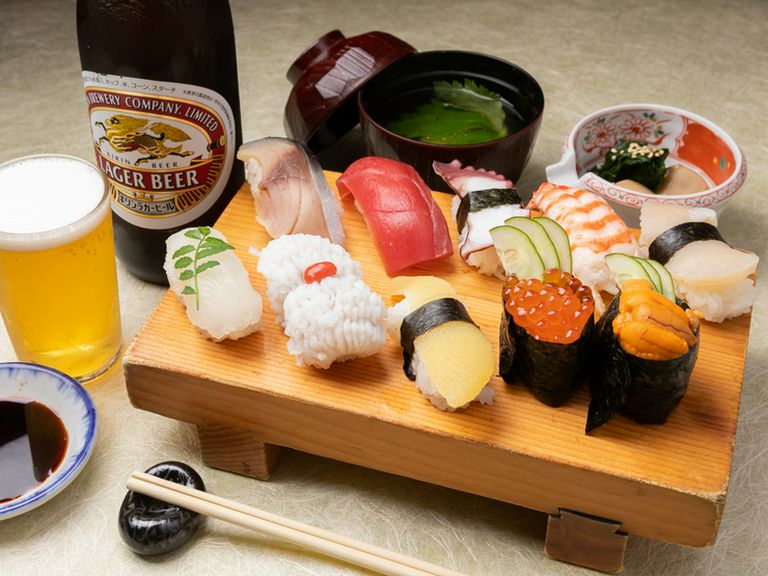 どれから食べようか迷ってしまう『彦八上にぎり』