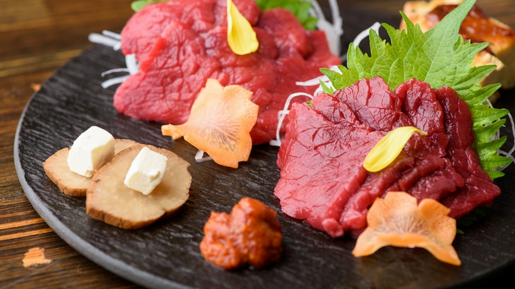 柔らかな赤身の歯ごたえとうまみがたまらない『会津直送生馬刺し』