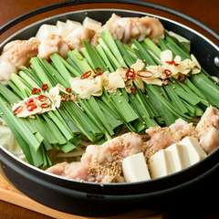 〆にはラーメンがオススメ。旨味たっぷりジューシーな『もつ鍋』