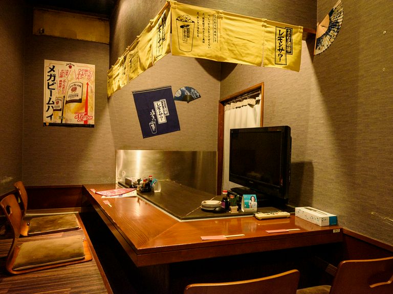 自然と会話が盛り上がる、カウンタースタイルも人気