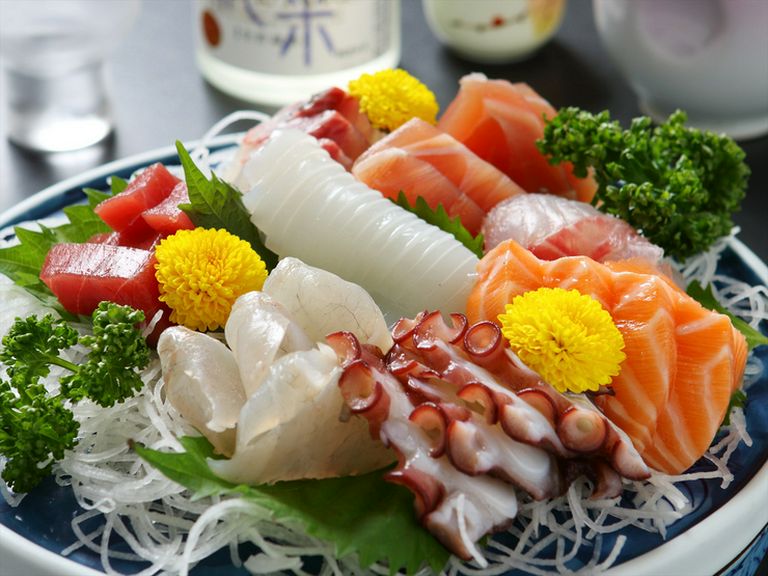 これぞ港町・新湊の醍醐味!  旬の魚がたっぷり乗った『刺身盛り合わせ』