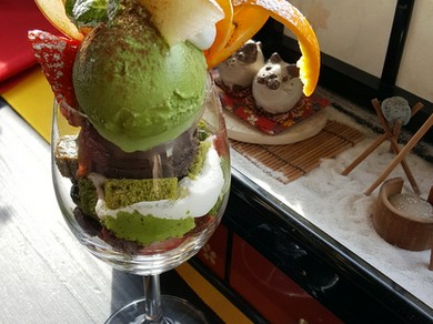 風味豊かな3種類のソースが味わえる『特撰 宇治抹茶パフェ』