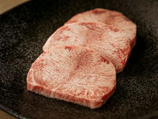 Yakiniku restaurant Naruge