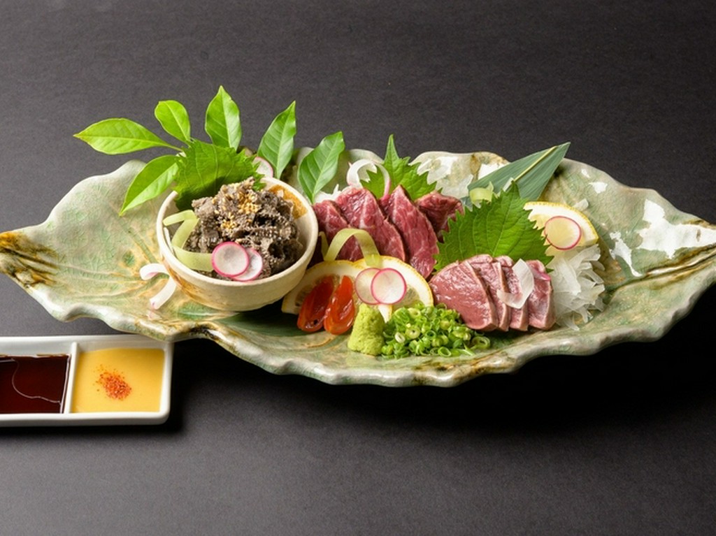 肉本来の上質さと美味しさを堪能できる『和牛肉刺し盛り』