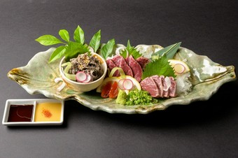 肉本来の上質さと美味しさを堪能できる『和牛肉刺し盛り』