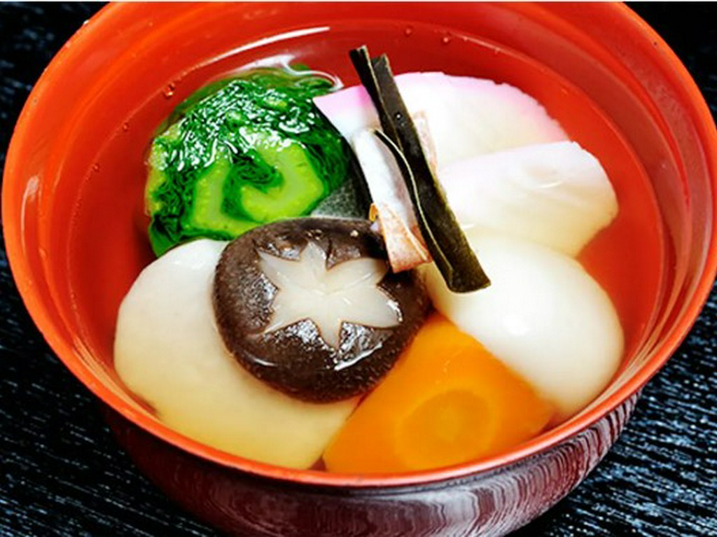 あごだしの風味が魅力的な『博多雑煮』