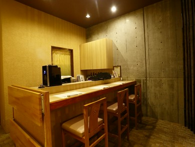 洗練された空間で、食事や会話を心ゆくまで堪能