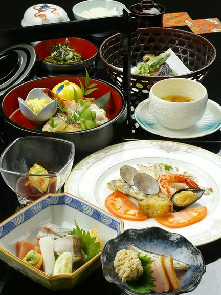 家族水入らずの食事会などにもピッタリの『花コース」